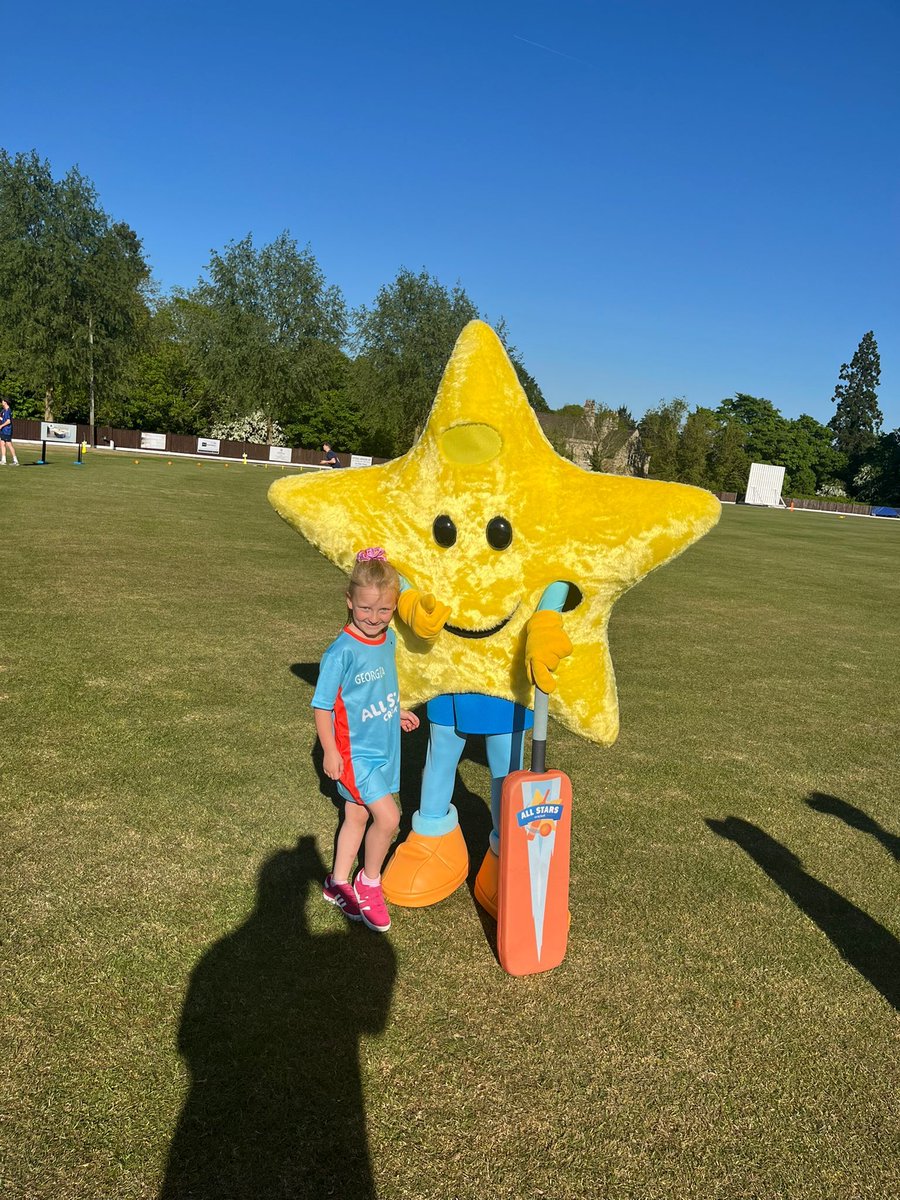 SteelbacksF's tweet image. Christmas Countdown 1/12 🎄

First up, we look at the @ECB_cricket All Stars!🏏

1785 children took part, with 1163 All Stars and 622 Dynamos. It was amazing to see so many young children enjoy their first taste of cricket! 💫

For more information 👉 liam.sayles@nccc.co.uk