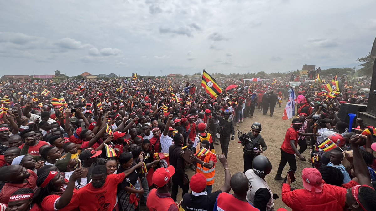 HEBobiwine's tweet photo. We have touched base at Nyakasanga playground, Kasese district for our first campaign rally!
#ANewUgandaNow
#ProtestVote2026
#PeoplePowerOurPower https://t.co/wOnldPjukz