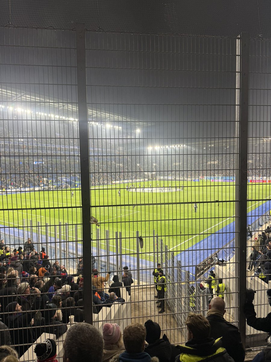 DanielClark_1's tweet photo. 4/4 ✅ 

Living the dream and making memories that’ll last a lifetime! Roll on the knock out phase. #CPFC https://t.co/fO4xHJJD1i