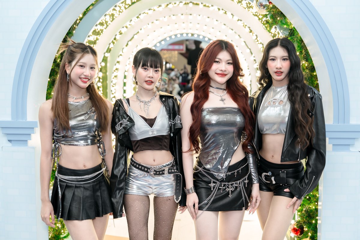 playsconnect tweet media