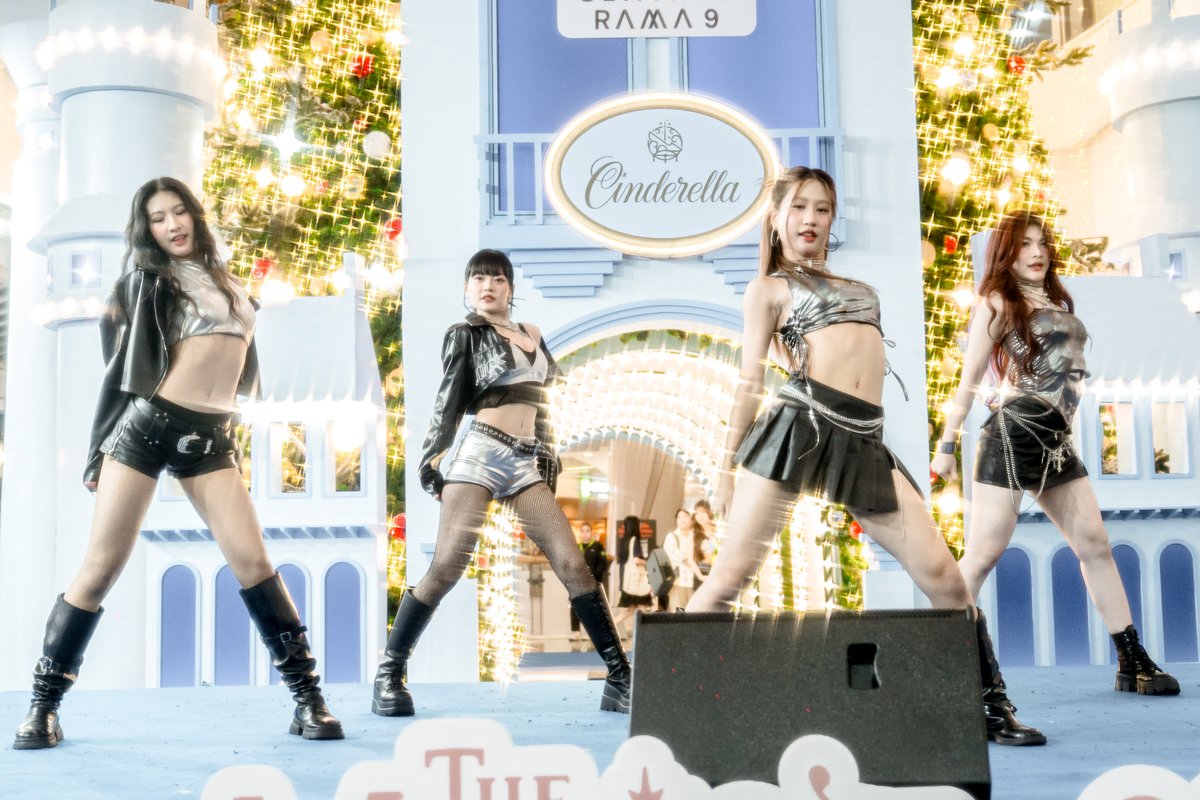 playsconnect tweet media