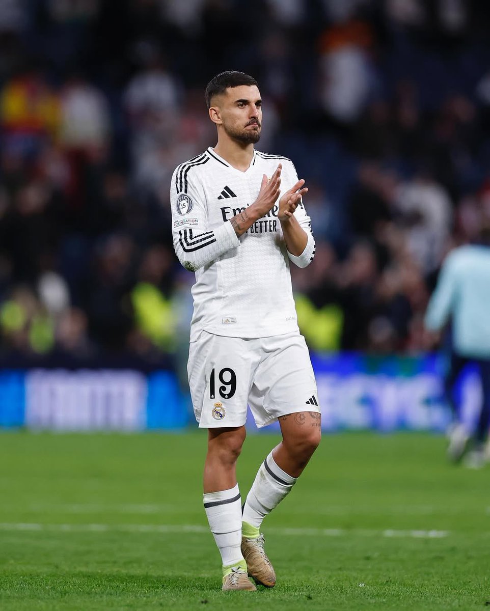 ajansfenercom's tweet photo. Yağız Sabuncuoğlu: “Fenerbahçe, yazın Ceballos’u bedelsiz kiralık olarak alacaktı. Oyuncuya da 4–4.5 ml € maaş verilecekti ancak Fenerbahçe sonradan vazgeçti.” https://t.co/hEeUw5OhPT