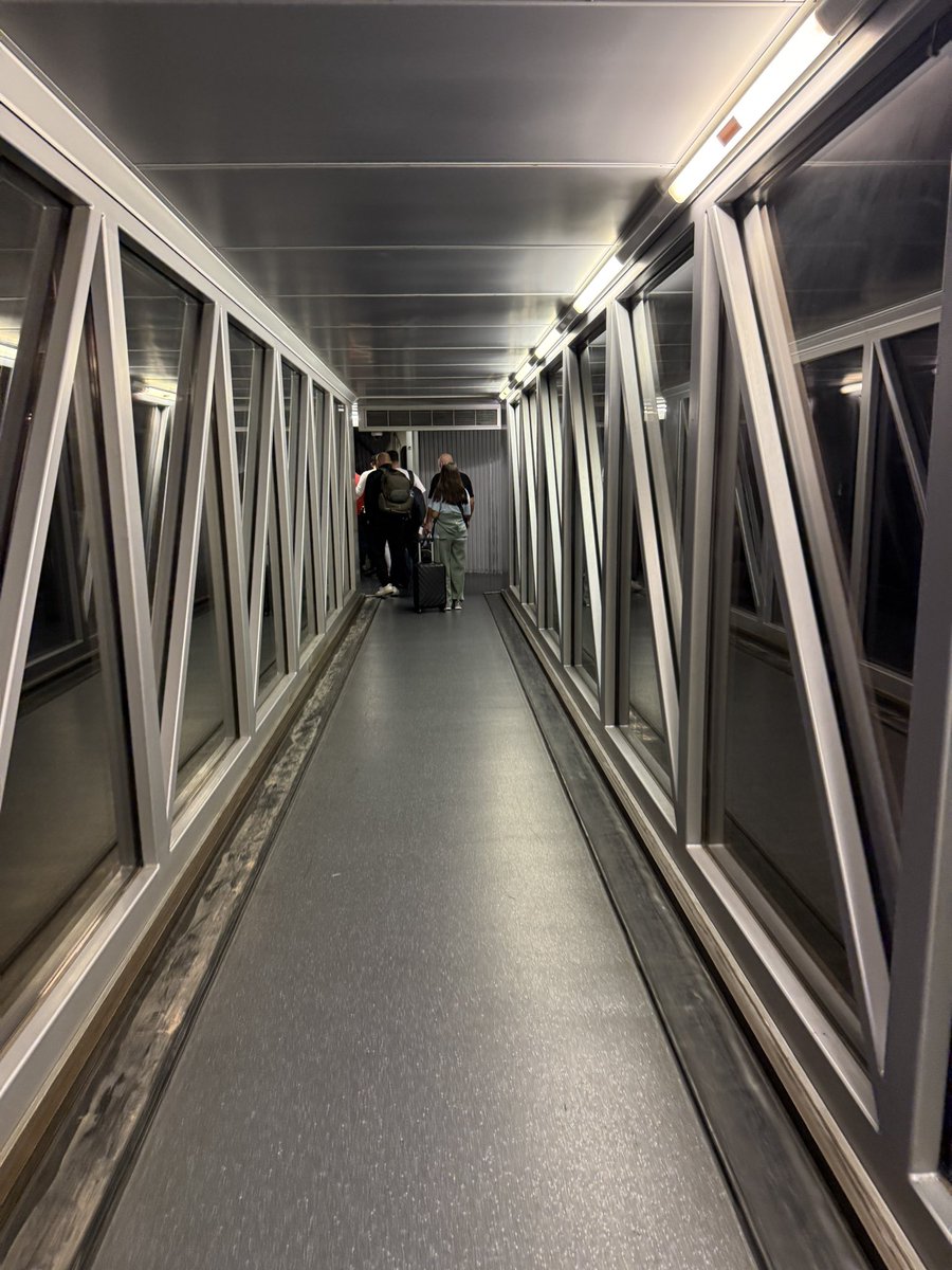 m_bukairy's tweet image. 📌 بعد قليل .. خبر خاص .
صفقة ثقيلة لمحترف اجنبي عائد إلى الملاعب السعودية عن طريق إحدى شركات أندية الصندوق🏟️ ⚽️ تتقعون مين ⁉️