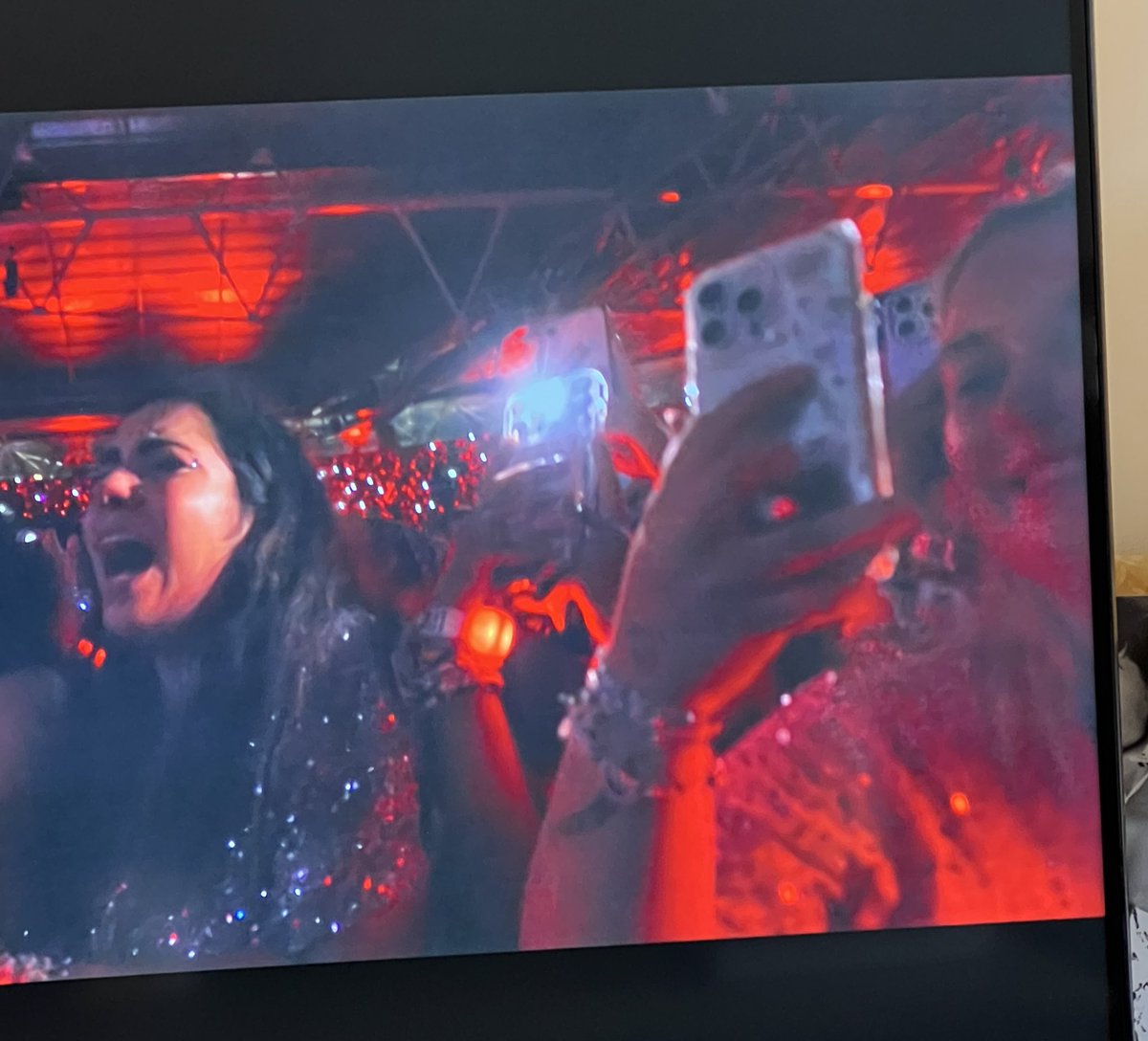 cagedmecrazy's tweet photo. that’s my bestie @leighmustbolt on the right and i’m next to her but i am not in the episode 😭 https://t.co/ZxpHypZuYt