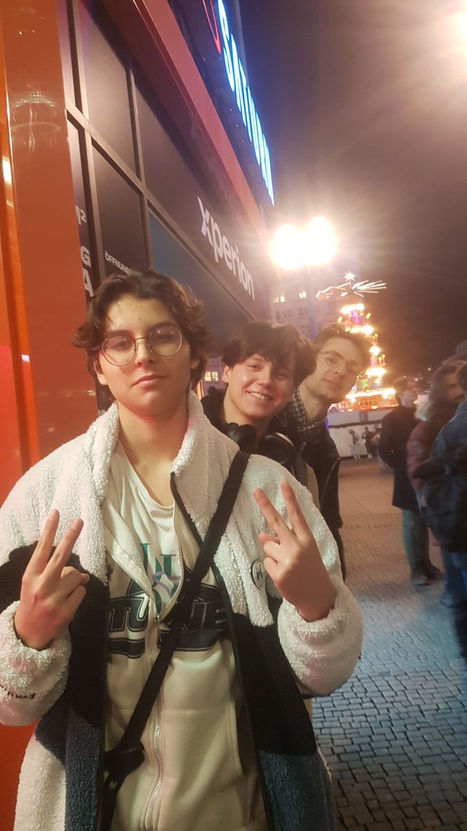 Die Top 8 vom letzten Weekly des Jahres ist da, und der Sieg geht mal wieder an <a href="/Weeb260/">Weeb260</a> , jetzt geht es erstmal in die Weihnachtspause bis zum 08.01.