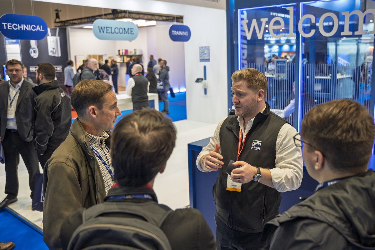 FMUKmagazine1's tweet image. Latest News 📅: LiftEx 2025, LEEA’s annual flagship #event, was packed with over 100 brands showcasing #lifting, #rigging and #HeightSafety solutions.

➡️fmuk-online.co.uk/liftex-2025-li…
@LEEA_INT 
#facman #FacilitiesManagement #WorkingAtHeight #ThoughtLeadership #compliance #LiftEx2025