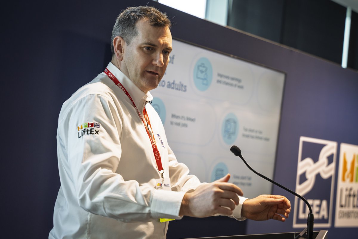 FMUKmagazine1's tweet image. Latest News 📅: LiftEx 2025, LEEA’s annual flagship #event, was packed with over 100 brands showcasing #lifting, #rigging and #HeightSafety solutions.

➡️fmuk-online.co.uk/liftex-2025-li…
@LEEA_INT 
#facman #FacilitiesManagement #WorkingAtHeight #ThoughtLeadership #compliance #LiftEx2025