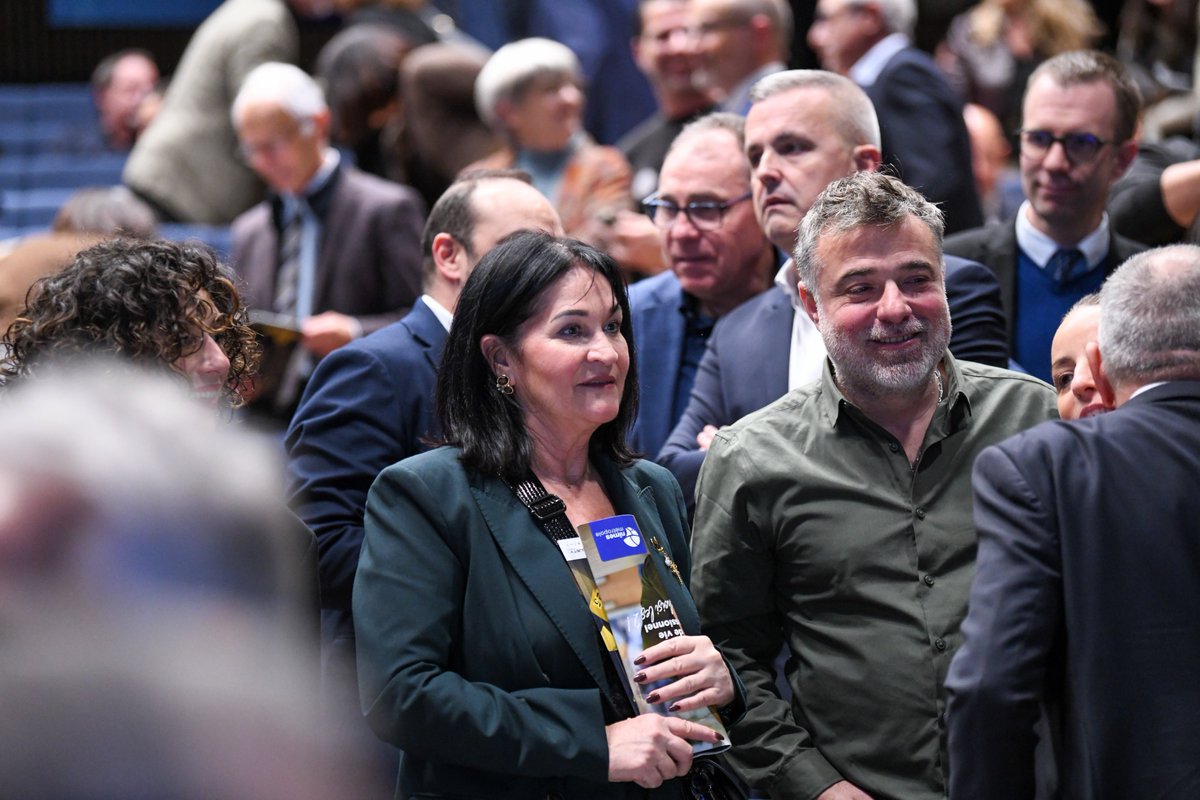 ECOMNEWS tweet media