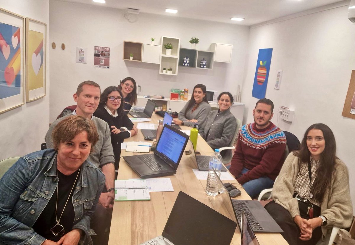 assemblagelit's tweet image. The Málaga team of the #ErasmusPlus EcoStories project met two days ago to map out plans for the coming year. Together with our PI, @rosarioariasUMA, we sat down with educators from @presentacionMLG to discuss the latest updates to the training guide and instructional units.