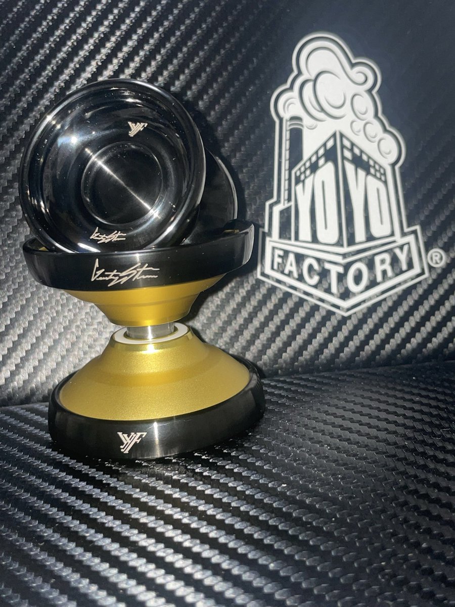 shutter_krownst's tweet image. #シャッター系
#gentrystein
#yoyofactory

シャッター系の写真、第5弾です。
スチールシャッター&amp;amp;シャッターEvoで、それぞれ全4色で合わせた写真です。

スチールのボディと、Evoのリムが共通カラーであるのことが撮影テーマです😆