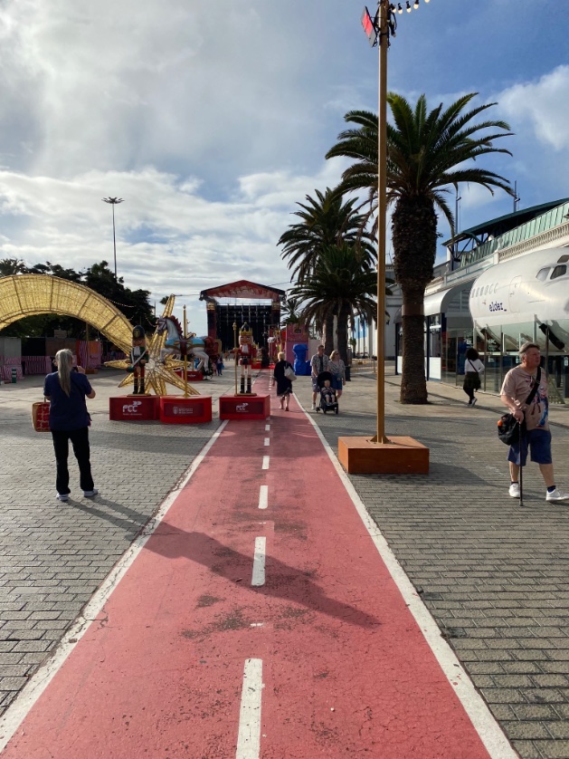 Cuando tu propio ayuntamiento no tiene el menor respeto a la movilidad pasan estas cosas ¿Capital Europea de la cultura? Perdón, que me da la risa loca. <a href="/lpgcmovilidad/">LPGC Movilidad</a> <a href="/ComisionEuropea/">Comisión Europea en España</a>