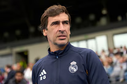 rminsider_'s tweet photo. 🚨💥 Según @okdiario Raúl González NO ES una opción para el banquillo del @realmadrid
⚽️✅ #Zidane, Arbeloa y Solari sí y #Kloop una opción más remota
#RealMadrid #LALIGAEASPORTS https://t.co/llRTEXA4Pt