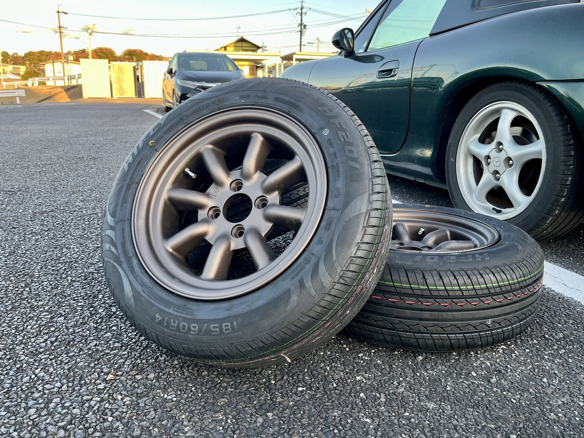 ak_modrs's tweet photo. たましょーさんがコツコツ集めてたやつを譲ってもらいました、感謝

んでアルミサッシ塗るやつで自家塗装
シブい〜 https://t.co/0mFIMClakz