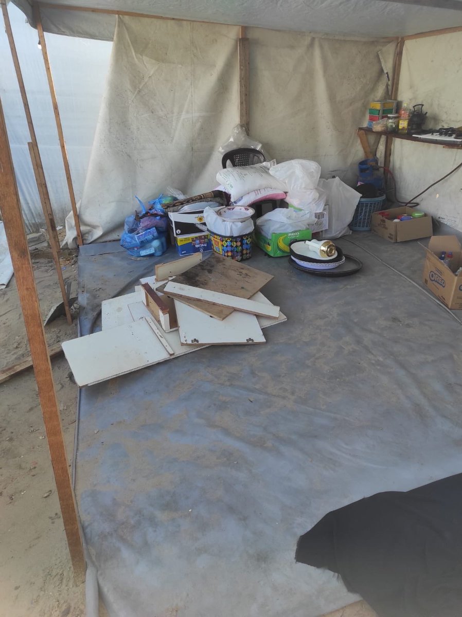 Engmuna20's tweet image. A lot has changed in the last few weeks.
We moved back to Gaza City and are renting a single room that is barely suitable for storing goods and not suitable for living. The only one enjoying it is Sesame, who has been catching mice.
This move has drained what little money we had.…