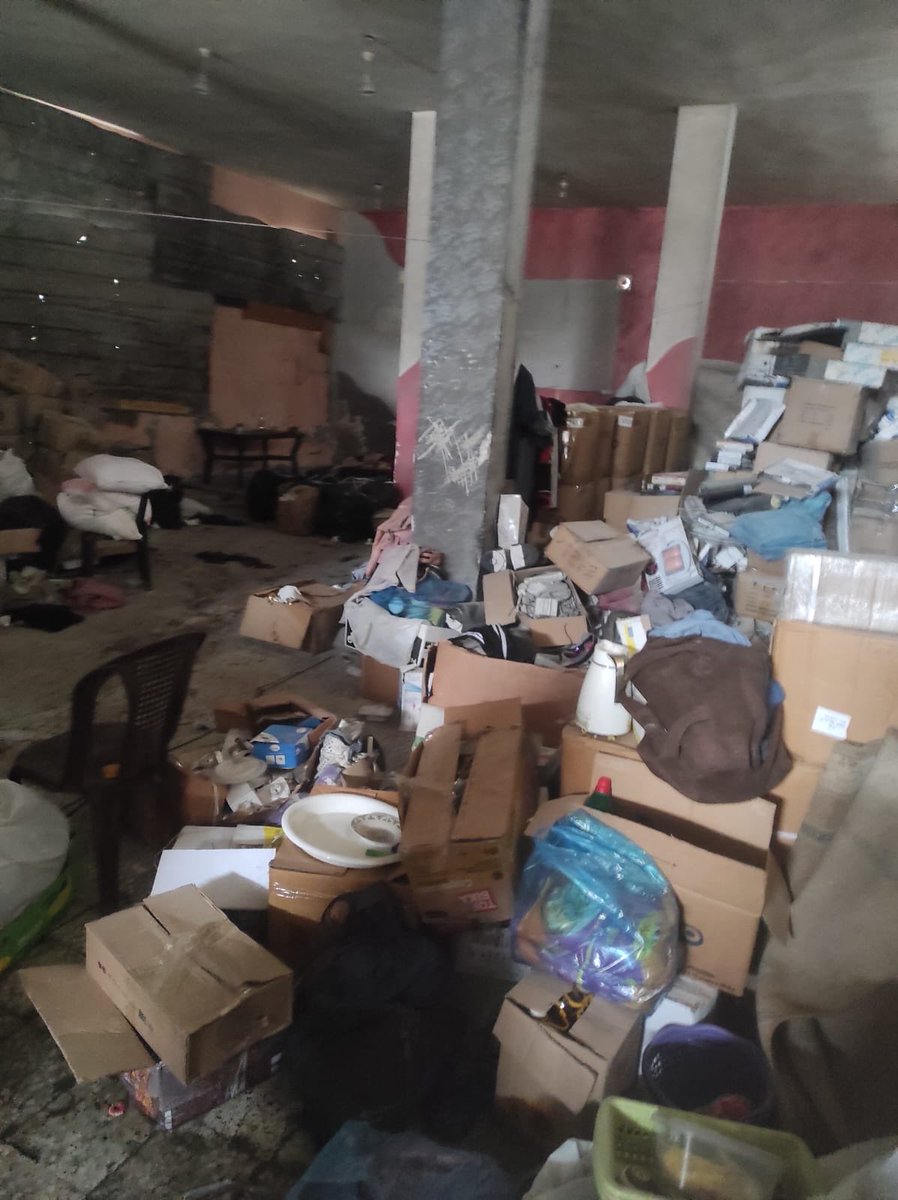 Engmuna20's tweet image. A lot has changed in the last few weeks.
We moved back to Gaza City and are renting a single room that is barely suitable for storing goods and not suitable for living. The only one enjoying it is Sesame, who has been catching mice.
This move has drained what little money we had.…