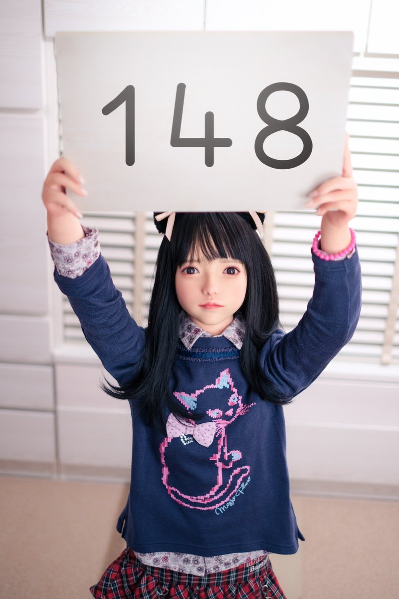 BAMBOLETTA_'s tweet photo. @74Orange2 こんばんは！
直近の問題については静観するとして…

やはり生成AIの進化で画像や映像の価値は下がっていくと思うので、SNS界隈は衰退していってしまいそうですね🥲

逆に言うと実態や実体験の価値は上がっていくと思うので、目の前にいてくれるドールは今以上に良い存在になってくれそうです☺️

↓続 https://t.co/twwrWKu6xD