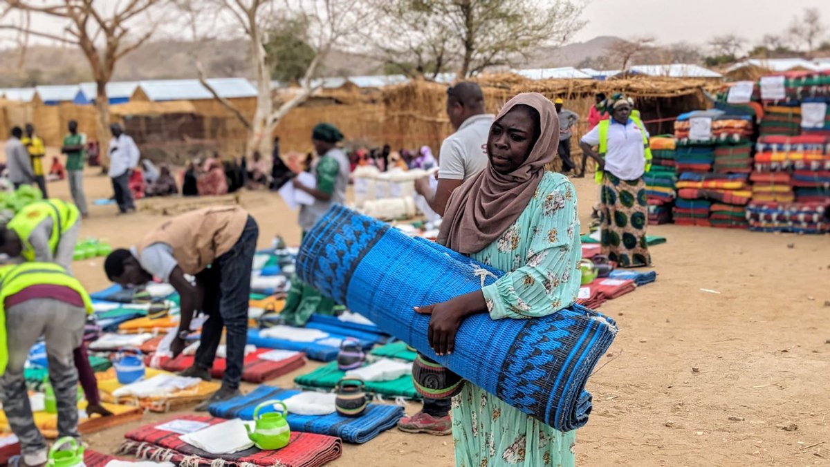 Sudan: la situazione è catastrofica

Tra atrocità e carestia si sta consumando una catastrofe umanitaria.

La rete Caritas intensifica gli aiuti per i rifugiati sudanesi in Ciad.

È urgente un intervento politico e umanitario.

Per saperne di più:
caritasambrosiana.it/emergenze-cari…
