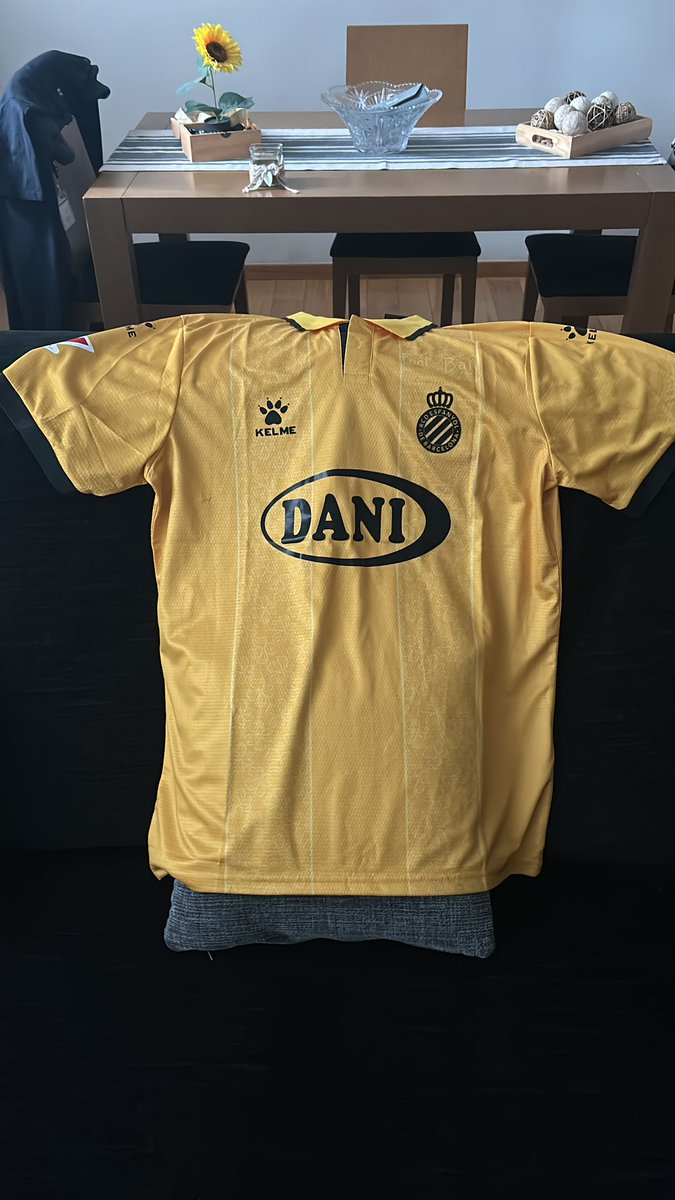 WuttkeLifeStyle's tweet image. Por fin han llegado.
La verdad que son idénticas, ya veremos después de unos lavados, pero por el momento una locura.

Se ven más claruchas por la cámara.