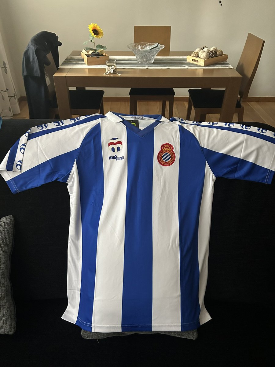 WuttkeLifeStyle's tweet image. Por fin han llegado.
La verdad que son idénticas, ya veremos después de unos lavados, pero por el momento una locura.

Se ven más claruchas por la cámara.