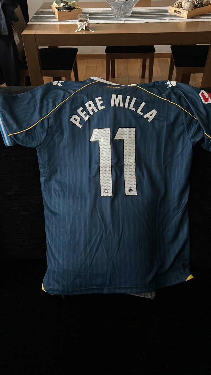 WuttkeLifeStyle's tweet image. Por fin han llegado.
La verdad que son idénticas, ya veremos después de unos lavados, pero por el momento una locura.

Se ven más claruchas por la cámara.