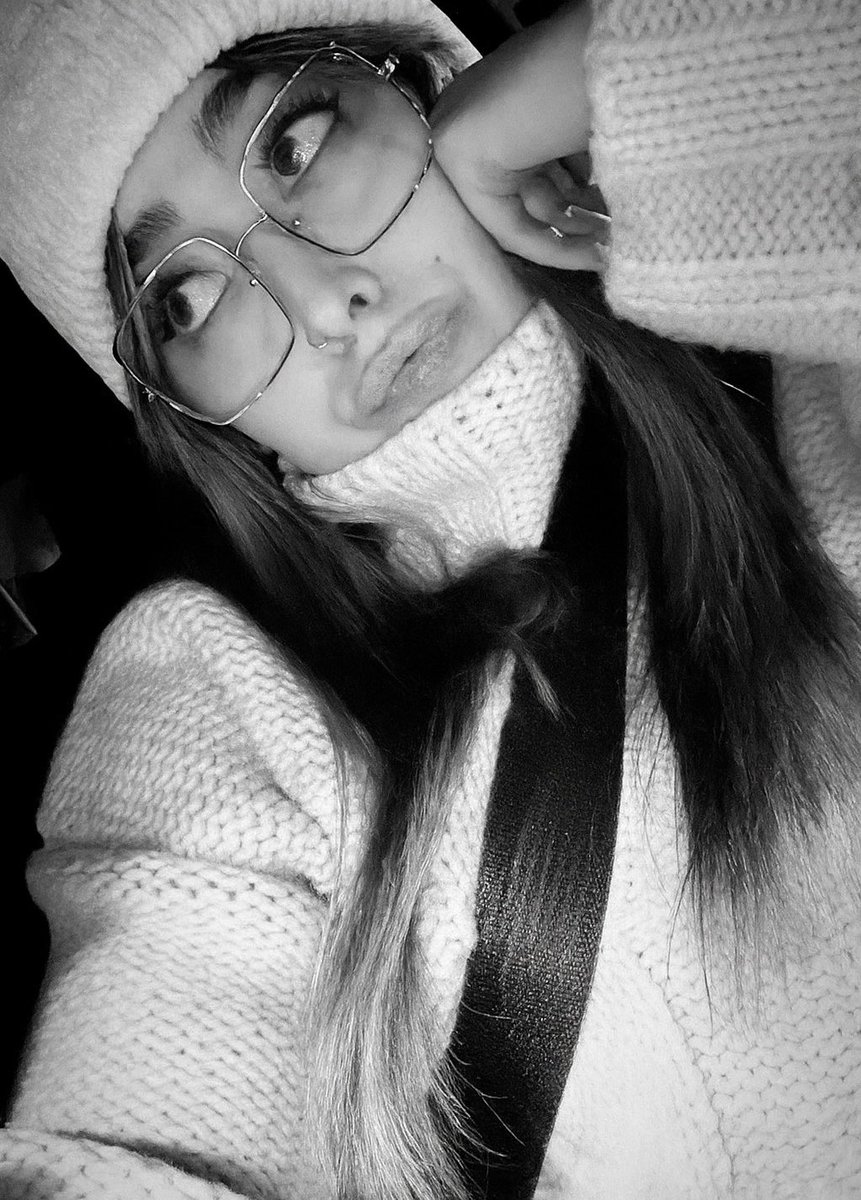 La que estoy dando con la p**a foto en todas mis redes. 😇💁🏼‍♀️