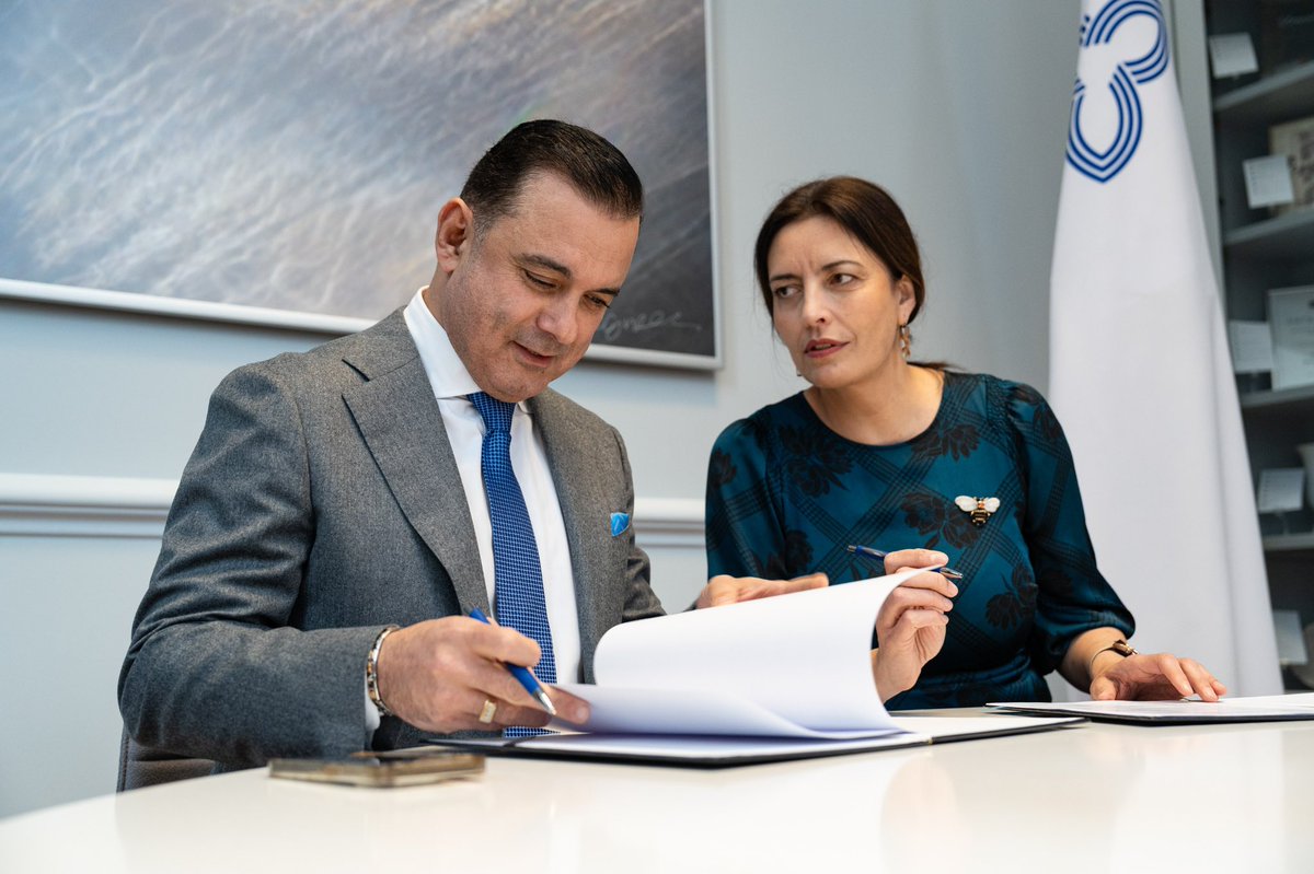 AssemblyBaltic's tweet image. 🇱🇻🇪🇪🇱🇹Today, the Ministry of Health of Latvia, the Ministry of Social Affairs of Estonia and the Ministry of Health of Lithuania signed a Memorandum of Understanding on the Cooperation in the Supply of Blood and Blood Components, Equipment, and Materials. 

Photos: Reinis Inkēns