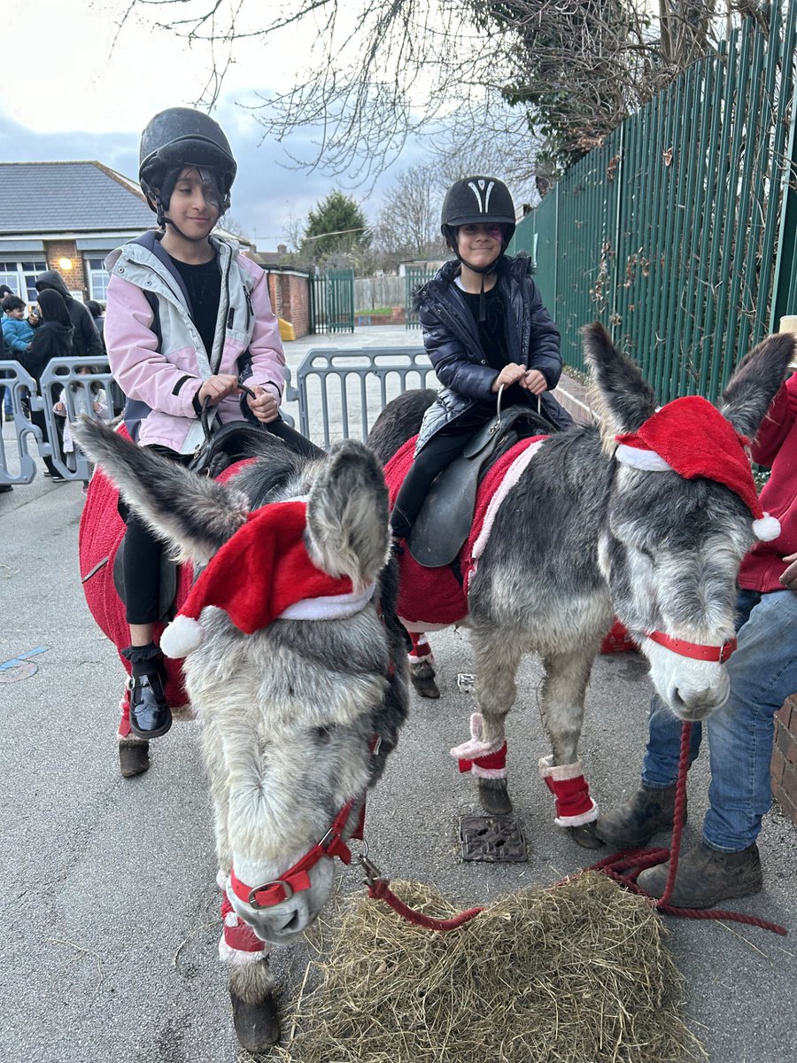 starbank_school's tweet image. A huge thank you to everyone who helped make the Starbank Road Winter Fair such a fantastic success! ❄️✨ So much fun was had by all, and it was wonderful to see our community come together. ❤️#CommunitySpirit #WinterFair