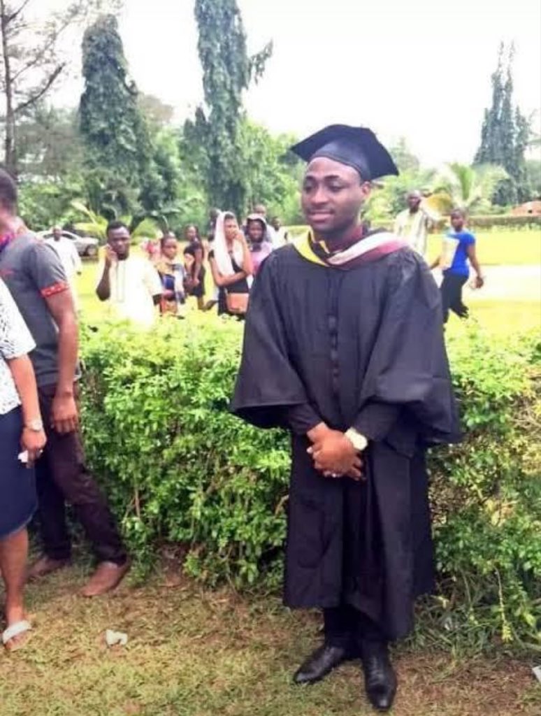 usmahm's tweet photo. This day, 12th of December 2025, I bagged my first degree in oba awon university, OAU.

Reintroducing Ahmad Usman, https://t.co/4wq185EqEy. Electronic and Electrical Engineering, GMNSE🎉🎉

Congratulations to me🎉 https://t.co/LbauNtmCTl
