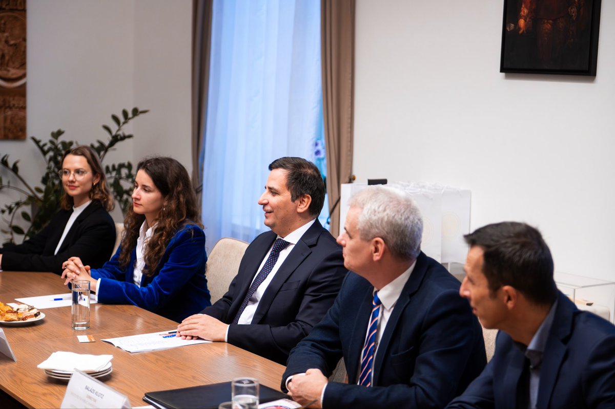 uni_nke's tweet image. 🇭🇺🤝🇺🇿Deepening Hungary–Uzbekistan cooperation in public service training to strengthen future governance. #LUPS #Uzbekistan #Cooperation #PublicService #Education