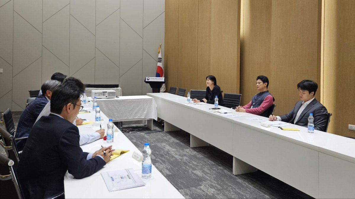 RokEmbIndia's tweet image. On December 11 (Thursday), the Embassy held an ODA coordination meeting with K-EXIM Bank, Korea Expressway Corporation, KOICA, and KIEP. (1/2)
#KoreanEmbassy #ROKEmbassy #KoreaInIndia #KoreaIndia #KoreaODA #ODACoordination #DevelopmentCooperation #KoreaIndiaCooperation