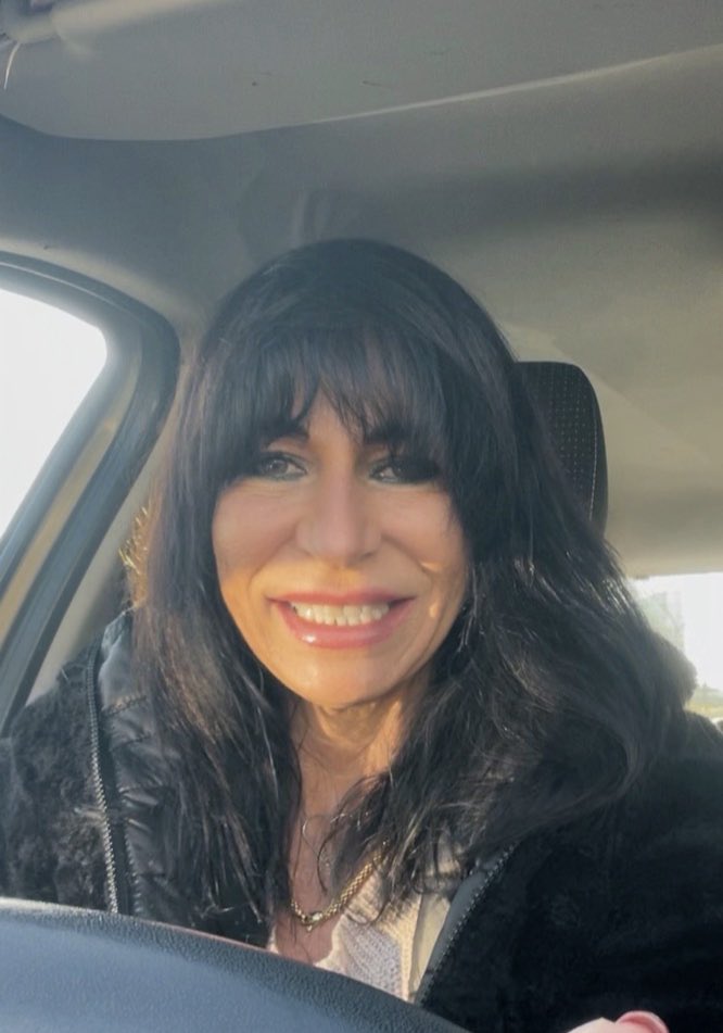 lsemprelasusy's tweet photo. Si, guido io. Io decido dove voglio andare .
Buongiorno raggi di sole 😉 https://t.co/0a3cENbbbs