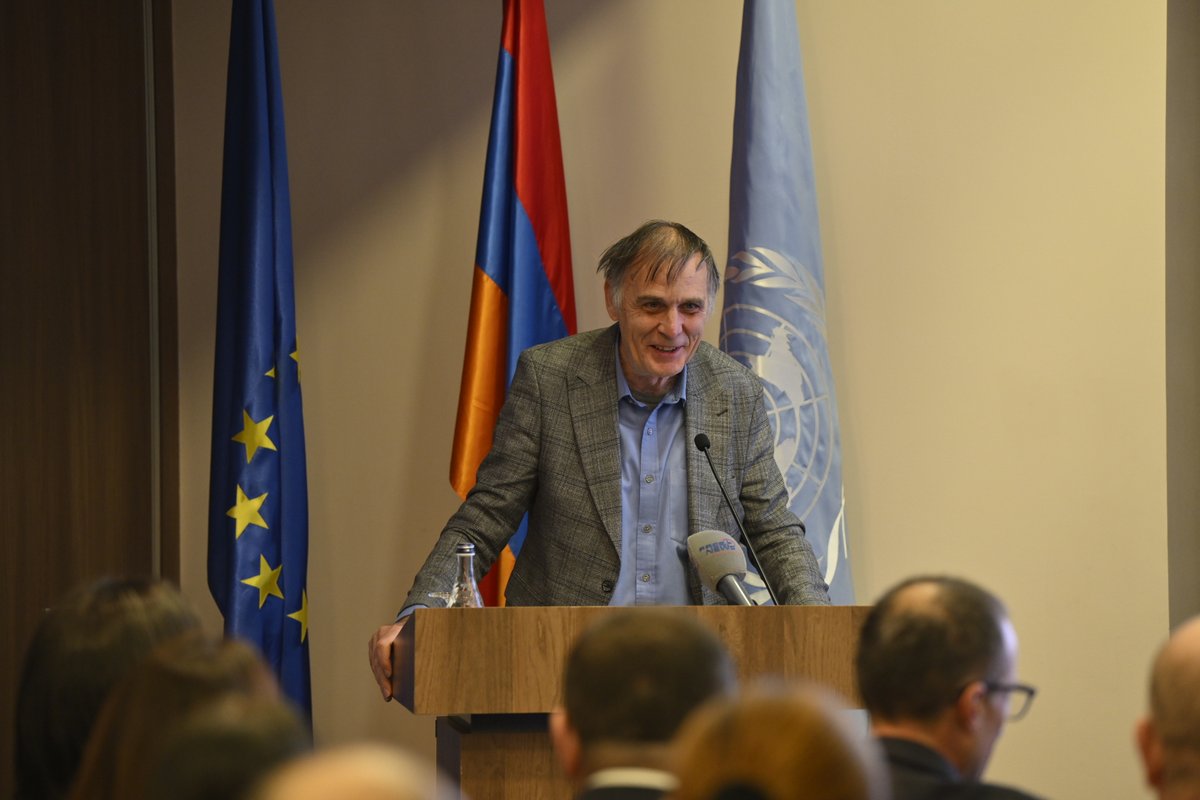 UNDPArmenia's tweet photo. 🇦🇲is building a stronger safety net! @UNDPArmenia, w/@EU_Armenia support &amp; in p/ship w/#MoLSA, @unicefarmenia &amp; @WFP, launched bold reforms 2 make social protection more inclusive &amp; resilient. https://t.co/vzfDQsT0V0 https://t.co/BiUtP9YXZ5