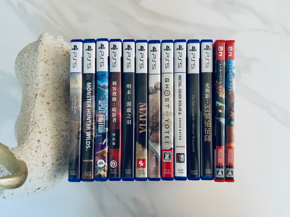 我的 2025 年度游戏是《死亡搁浅 2》,这是今年唯一一款让我通宵玩的游戏,就是小岛的私货太无厘头了。最佳多人游戏是《马里奥赛车世界》,四个人玩真的欢乐无限!最佳 RPG 游戏《33 号远征队》,音乐很喜欢,结尾的剧情有点小失望。最佳动作