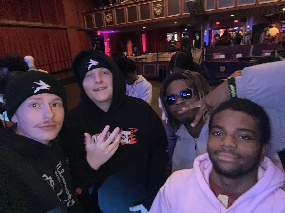 kobemaddox13's tweet photo. kenny mason show was fye https://t.co/b7aLaRHVzX