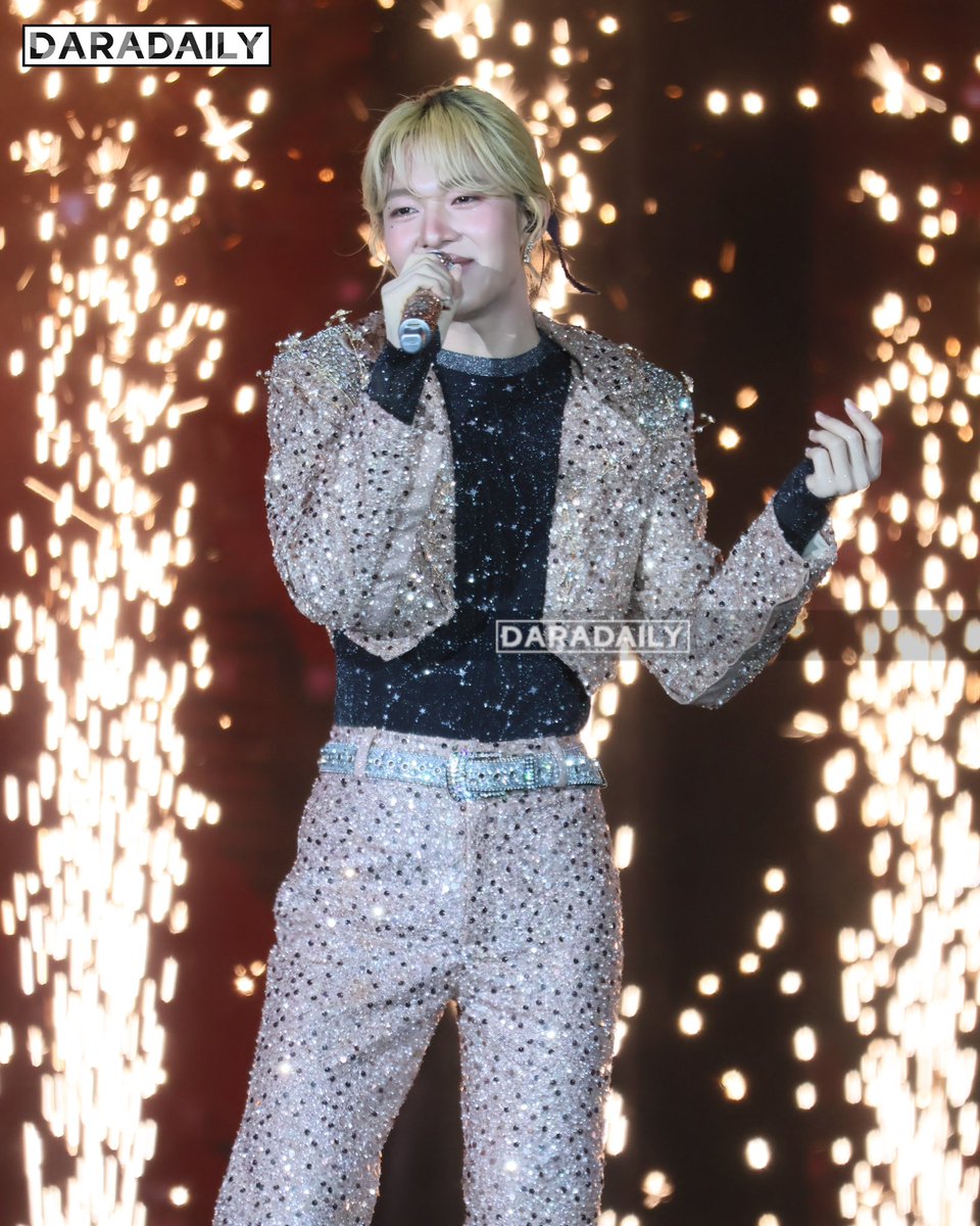 daradaily's tweet image. นี่ล่ะที่เค้าเรียกว่าเป็นแก้วเป็นแสงที่แท้ทรู ✨ “น้องนุนิว” ในคอน “น้องเบค” แสงสีเสียงคือระดับโลกแล้วนะเนี่ยยย ทุกอย่างเป็นใจไปหมด เริ่ดดดดดด 🥳🤩🎤👏🏻

BECKY BIRTHDAY CONCERT
#BNewEraBirthdayConcert #เบ็คกี้รีเบคก้า #นุนิวชวรินทร์ #Beckysangels #NuNew #daradaily #ดาราเดลี่…