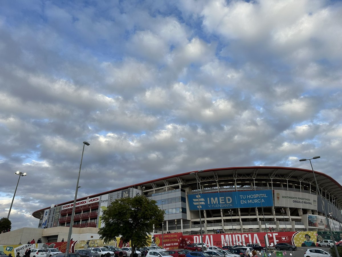 juan2FD's tweet image. Que buen día hace para sumar tres puntos.

#RealMurciaAlcorcón