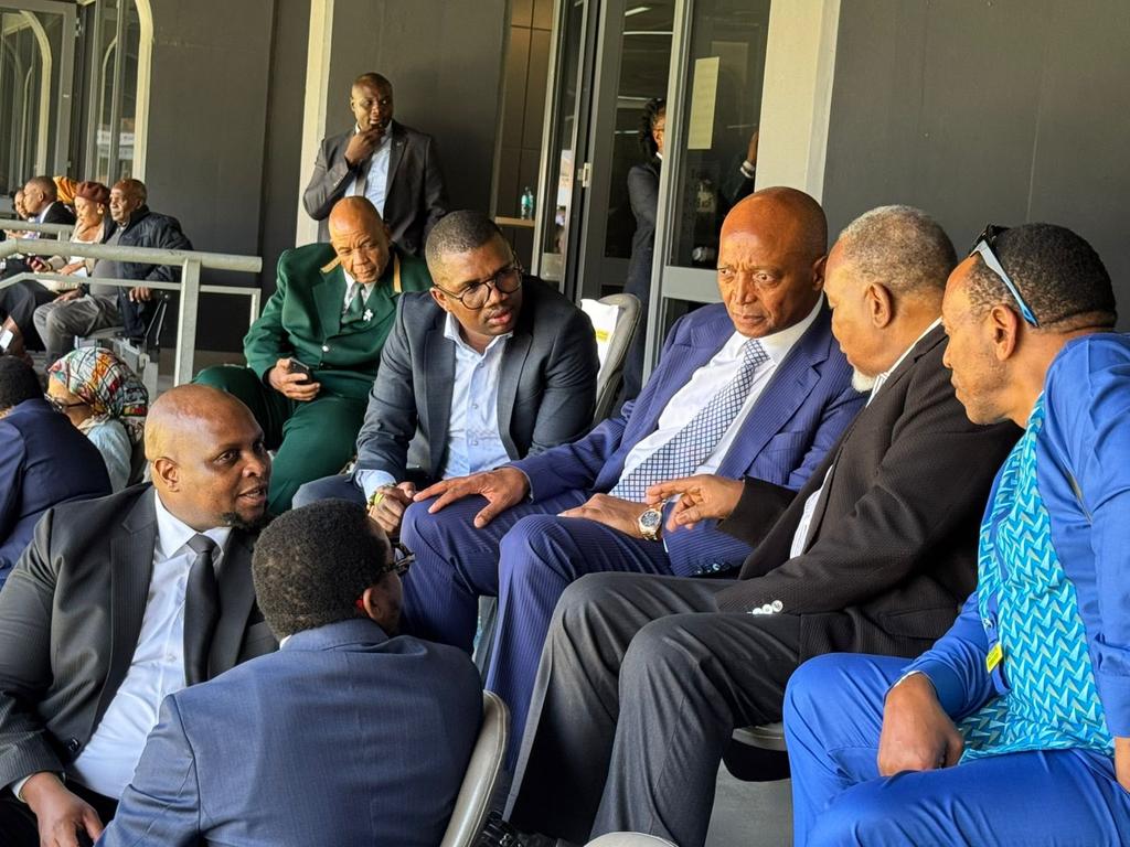 Miz_Ruraltarain's tweet image. If Patrice Motsepe accepts that ticket for ANC presidency will be in trouble okay.  Motsepe is a hardcore &quot;pan- Africanists&quot;. Look at how all these boys are drilling for attention at FBN stadium 💀

I&apos;m  sure everyone is asking for pocket money 💰  💸