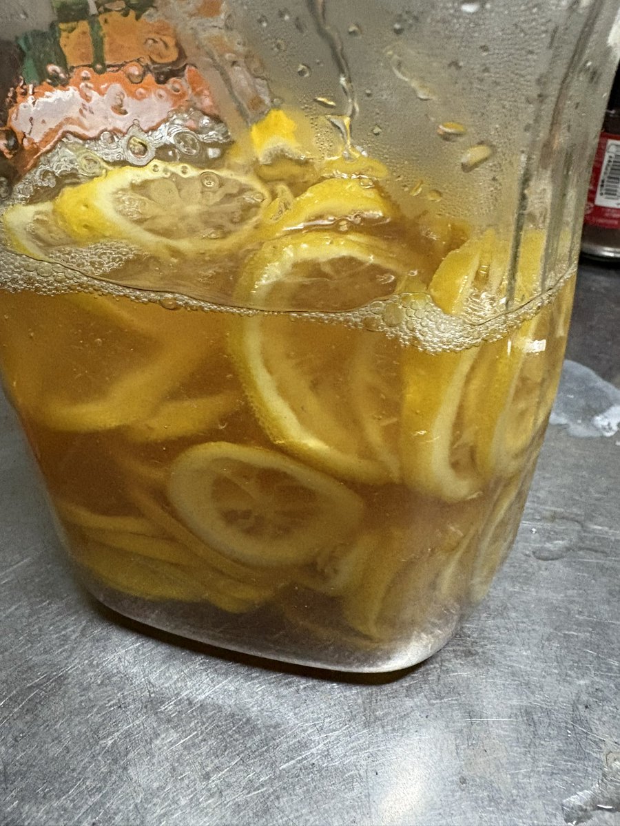 レモンを宣言通りはちみつレモン🍋🍯にしました〜