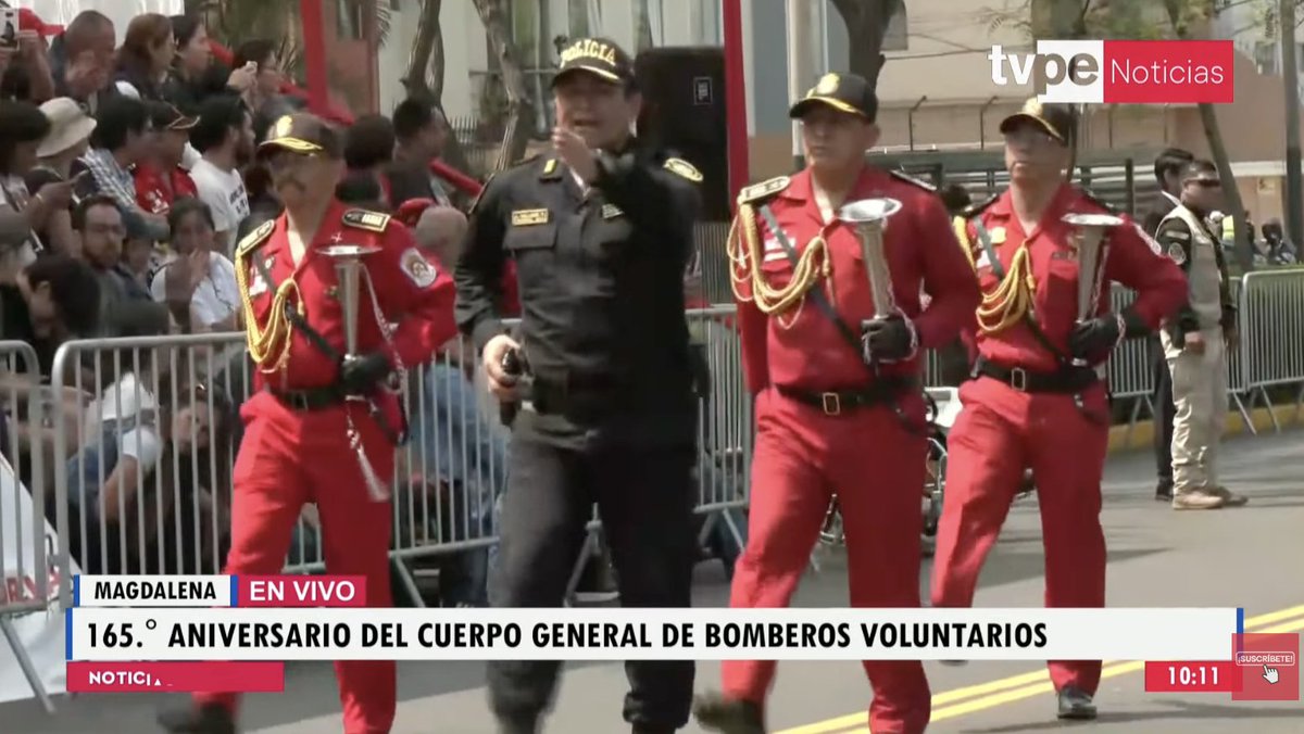Bomberos24CDLS's tweet photo. 🔴 𝗘𝗡 𝗩𝗜𝗩𝗢
Sigue el minuto a minuto del 𝐝𝐞𝐬𝐟𝐢𝐥𝐞 𝐩𝐨𝐫 𝐞𝐥 𝟏𝟔𝟓° 𝐚𝐧𝐢𝐯𝐞𝐫𝐬𝐚𝐫𝐢𝐨 𝐝𝐞𝐥 𝐂𝐮𝐞𝐫𝐩𝐨 𝐆𝐞𝐧𝐞𝐫𝐚𝐥 𝐝𝐞 𝐁𝐨𝐦𝐛𝐞𝐫𝐨𝐬 𝐕𝐨𝐥𝐮𝐧𝐭𝐚𝐫𝐢𝐨𝐬 𝐝𝐞𝐥 𝐏𝐞𝐫𝐮́.
https://t.co/roK90rpBO4 https://t.co/pnwJQQPNTJ