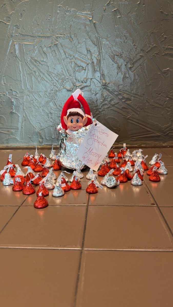 laura robles tweet media