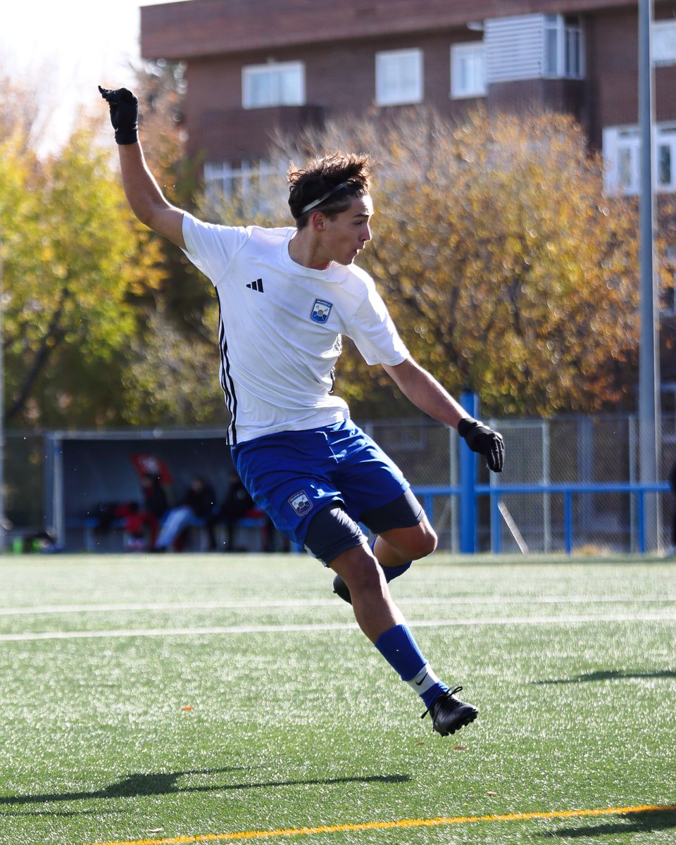 𝐕𝐈𝐂𝐓𝐎𝐑𝐈𝐀 del 𝐒𝐄𝐍𝐈𝐎𝐑 en para mantener la buena dinámica ⚽️🔥

0-5 frente al C.D.E. Mar Abierto.

#VamosVallecas #VallecasUnido 🔵⚪️