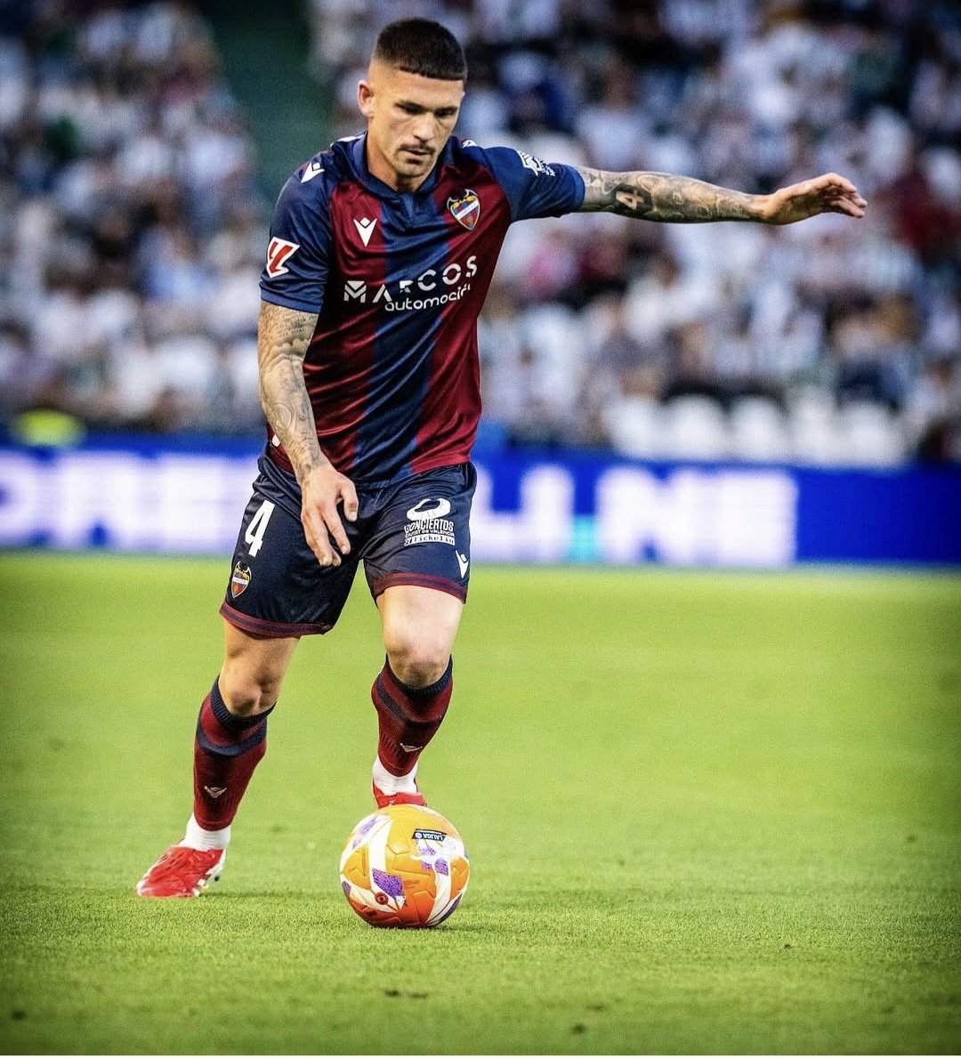 🐸 INFO #LevanteUD

🚨 Matías Moreno padece una lesión en el isquiotibial de su pierna izquierda como os informamos en <a href="/elchiringuitotv/">El Chiringuito TV</a>.

😬 Dela sufre una lesión muscular en el sóleo de la pierna izquierda.

🗣 El Levante ha hecho parte médico de ambos jugadores.