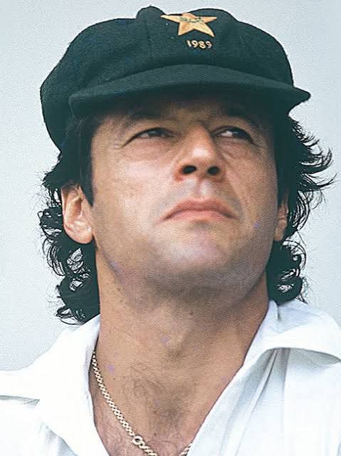 Its1981_'s tweet photo. وہ عمران خان کے نہیں تمہارے اور تمہاری نسلوں کے دشمن ہیں, خان تو صرف درمیان میں کھڑا ہے, https://t.co/qHbd9d6QhU