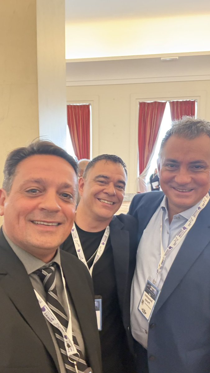 Chivilcoy presente en Mar del Plata.
Junto a <a href="/LeoCabrera1977/">Leandro Cabrera</a> participamos del Seminario de Políticas Legislativas PBA organizado por @LLABuenosAires.

Capacitación, debate y visión estratégica sobre técnica legislativa, comunicación, reforma electoral y gestión pública.

Cierre a