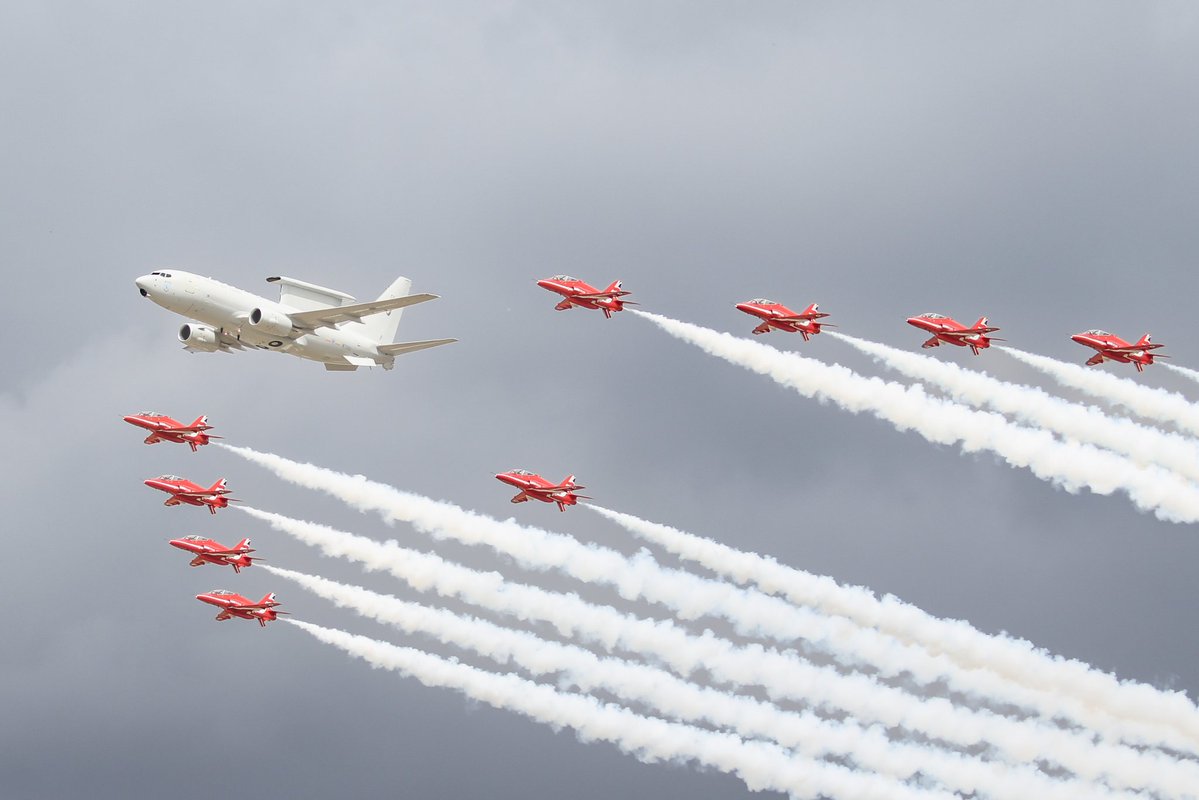 AVG_Kory's tweet image. Im 20 today! 🫣 so a look back at some of my most memorable catches of the year so far, from my happy place. Mostly from Mildenhall, Lakenheath, Duxford, and RIAT. 
Love this hobby! 
#aviation #avgeek