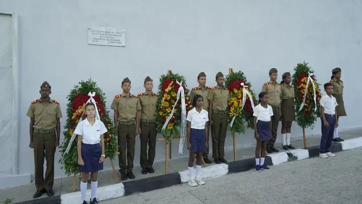 UJCdeCuba's tweet photo. 🇨🇺La juventud de Santiago de Cuba recuerda hoy a aquella valerosos jóvenes que el 30 de noviembre de 1956 entregaron hasta su sangre en un alzamiento en apoyo al Desembarco del Granma.

#UJCdeCuba
#CubaViveEnSuHistoria https://t.co/tGsRTWWcCr