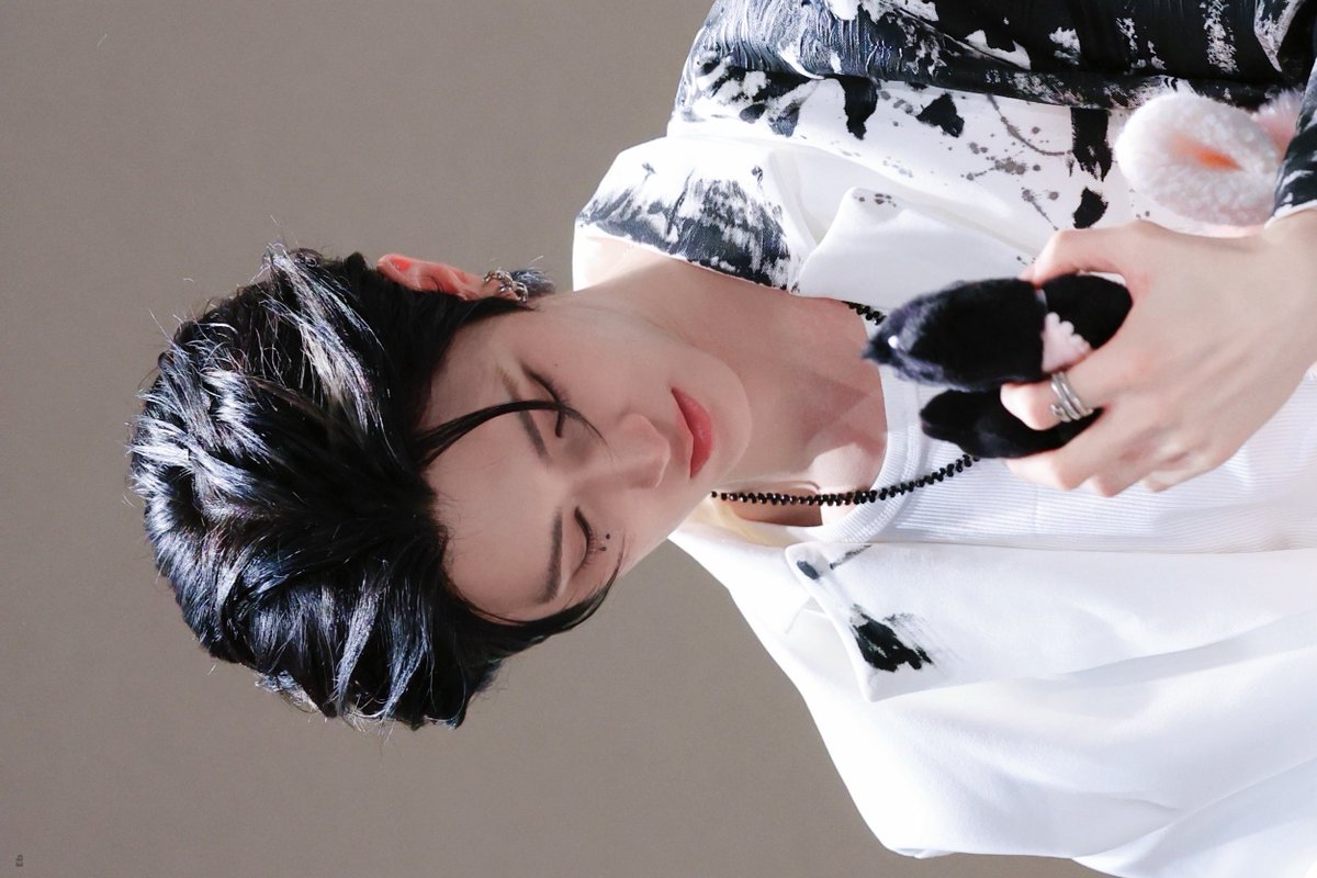 251129

#我的幸運小獅子
#XODIAC #LEO #李傲賢
#소디엑 #리오