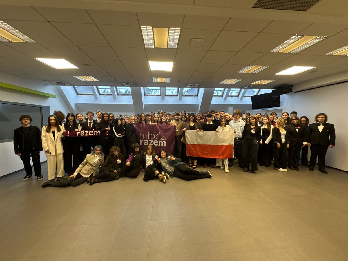 mloderazemki's tweet image. Zakończyliśmy doroczny kongres Młodych Razem! 💜

Dziękujemy wszystkim osobom członkowskim za godziny interesujących dyskusji o przyszłości stowarzyszenia i za tonę pomysłów do realizacji w przyszłym roku! 

Do zobaczenia za rok! 👋