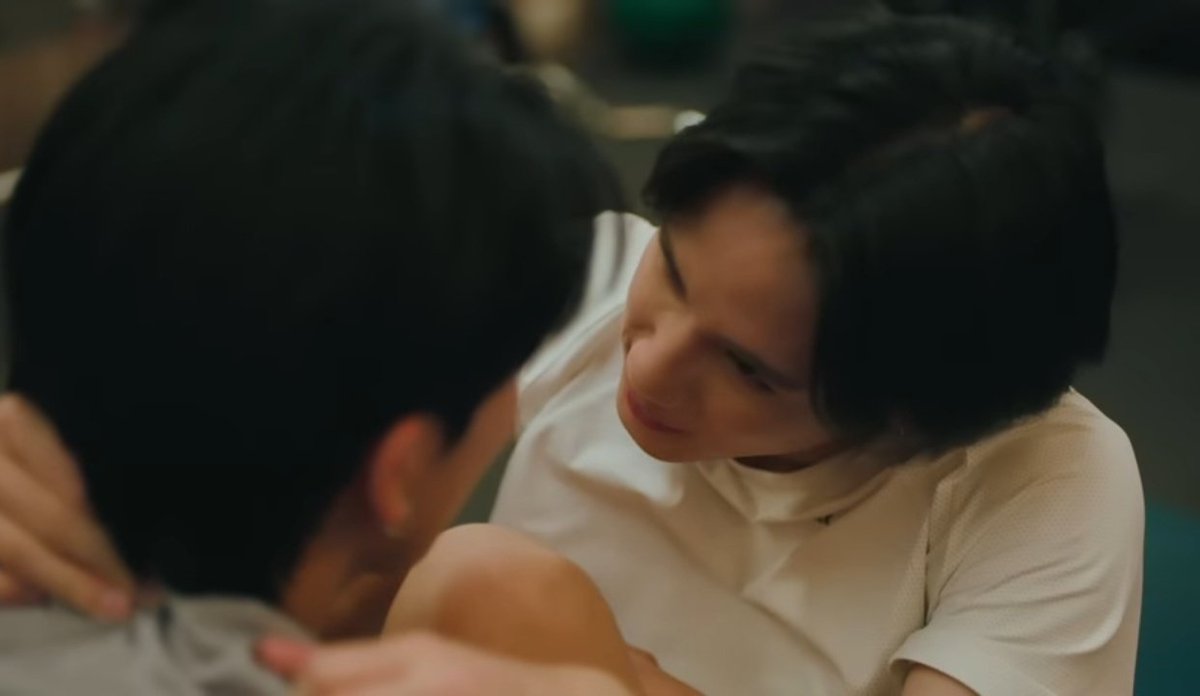 naraWestie__'s tweet image. This scene was so adorable i mean look at them ,look at their smiles , LOOK AT THAT INSANE ASS CHEMISTRY AND THE HAND PLACEMENT 😩😩😭😭

#FarmVan #SurfJava #H2HseriesEP6