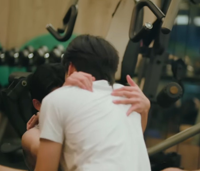 naraWestie__'s tweet image. This scene was so adorable i mean look at them ,look at their smiles , LOOK AT THAT INSANE ASS CHEMISTRY AND THE HAND PLACEMENT 😩😩😭😭

#FarmVan #SurfJava #H2HseriesEP6